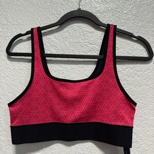 New Ultracor Sports Bra- Size S & M-Color: pink